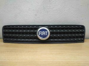 Rejilla calandra delantera para Fiat Punto 188 con logotipo